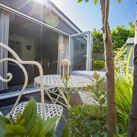 Hideaway Cabin For Two On Edge Of New Forest Hinton  Exteriör bild