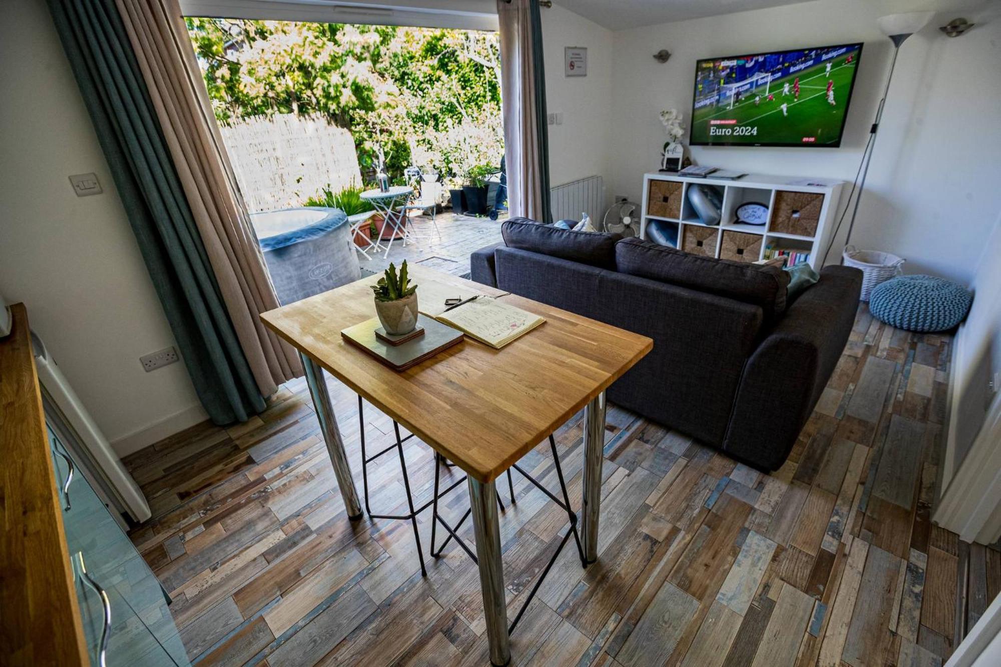 Hideaway Cabin For Two On Edge Of New Forest Hinton  Exteriör bild